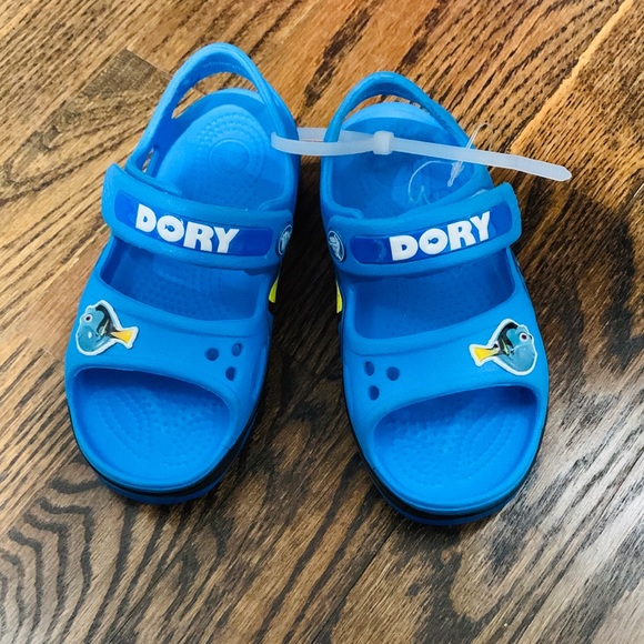 finding dory crocs